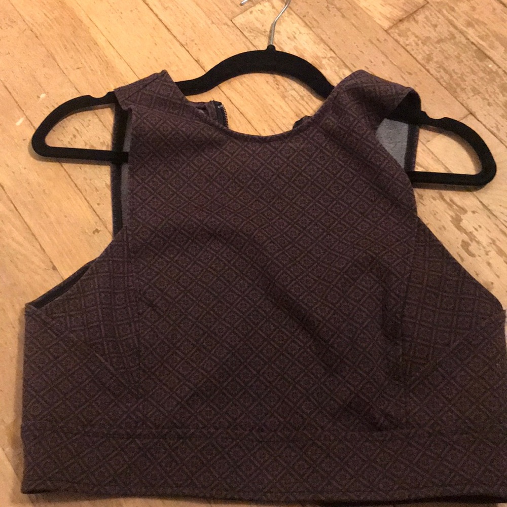 Crop too zipper back
